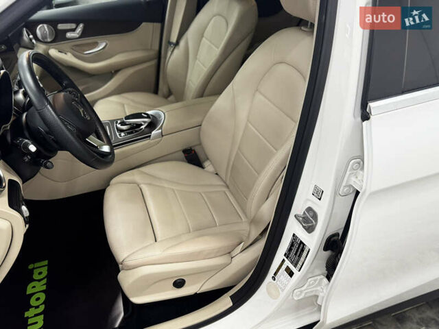 Белый Мерседес ГЛЦ-Класс, объемом двигателя 2 л и пробегом 124 тыс. км за 35900 $, фото 21 на Automoto.ua