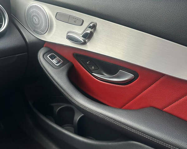 Белый Мерседес ГЛЦ-Класс, объемом двигателя 2 л и пробегом 60 тыс. км за 42000 $, фото 19 на Automoto.ua