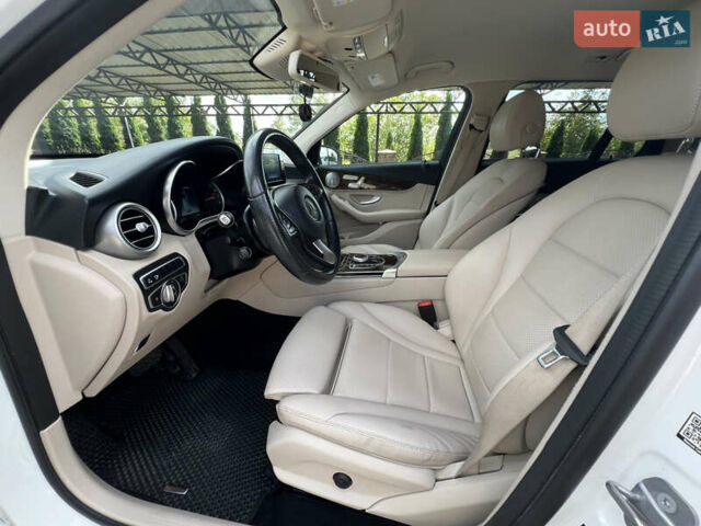 Белый Мерседес ГЛЦ-Класс, объемом двигателя 1.99 л и пробегом 115 тыс. км за 32800 $, фото 52 на Automoto.ua