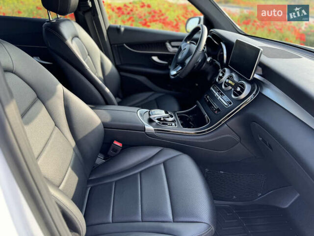 Мерседес ГЛЦ-Класс 2019 в Ровно на Automoto.ua Белый Мерседес ГЛЦ-Класс, объемом двигателя 2 л и пробегом 40 тыс. км за 32000 $, фото 16 на Automoto.ua