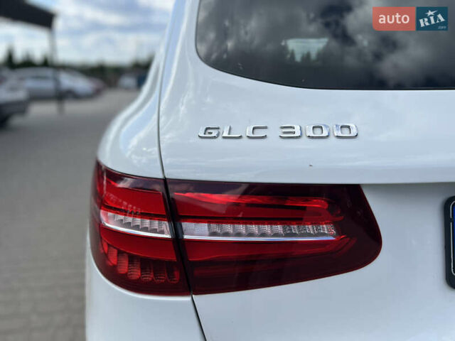 Белый Мерседес ГЛЦ-Класс, объемом двигателя 1.99 л и пробегом 115 тыс. км за 32800 $, фото 18 на Automoto.ua