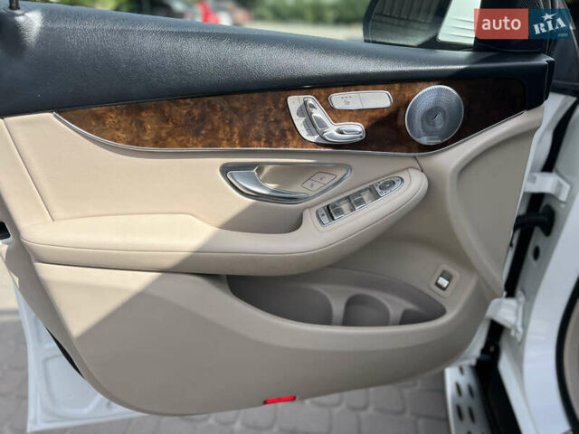 Белый Мерседес ГЛЦ-Класс, объемом двигателя 1.99 л и пробегом 115 тыс. км за 32800 $, фото 51 на Automoto.ua