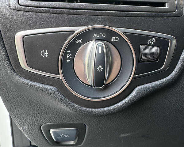 Білий Мерседес ГЛЦ-Клас, об'ємом двигуна 1.99 л та пробігом 71 тис. км за 47900 $, фото 11 на Automoto.ua