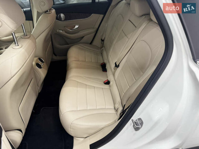 Белый Мерседес ГЛЦ-Класс, объемом двигателя 2 л и пробегом 124 тыс. км за 35900 $, фото 25 на Automoto.ua