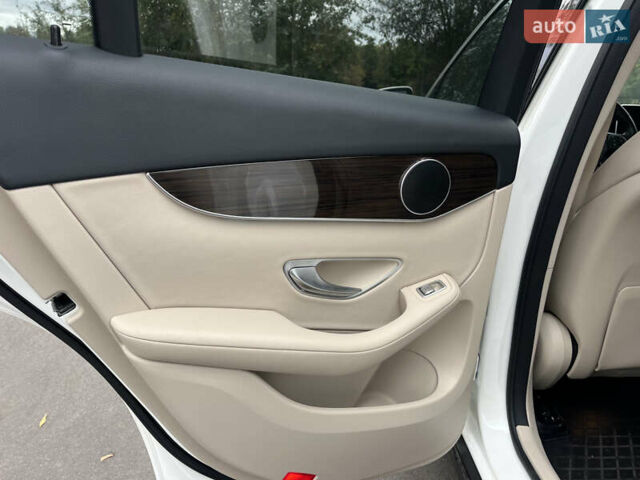 Білий Мерседес ГЛЦ-Клас, об'ємом двигуна 1.99 л та пробігом 67 тис. км за 29999 $, фото 27 на Automoto.ua