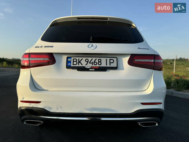 Мерседес ГЛЦ-Класс 2019 в Ровно на Automoto.ua Белый Мерседес ГЛЦ-Класс, объемом двигателя 2 л и пробегом 40 тыс. км за 32000 $, фото 9 на Automoto.ua