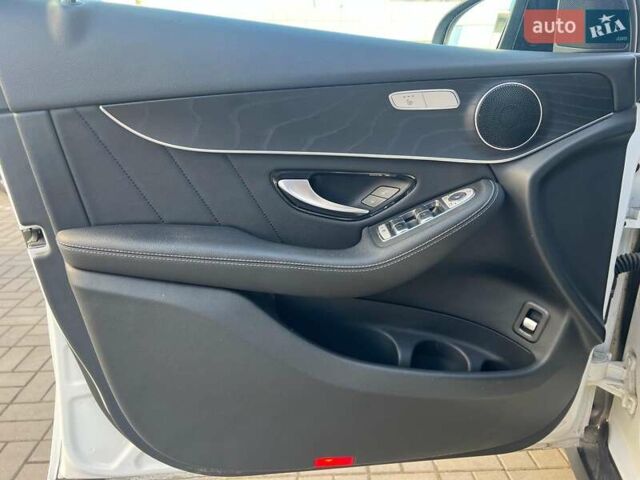 Білий Мерседес ГЛЦ-Клас, об'ємом двигуна 2 л та пробігом 37 тис. км за 48790 $, фото 25 на Automoto.ua