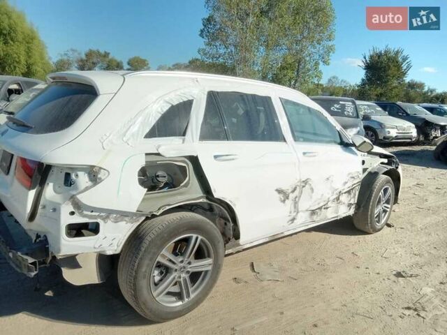 Белый Мерседес ГЛЦ-Класс, объемом двигателя 2 л и пробегом 106 тыс. км за 22000 $, фото 4 на Automoto.ua