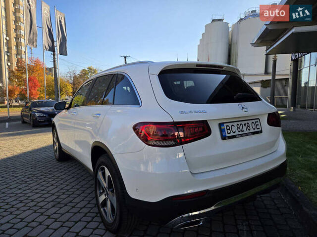 Белый Мерседес ГЛЦ-Класс, объемом двигателя 1.99 л и пробегом 65 тыс. км за 37900 $, фото 6 на Automoto.ua