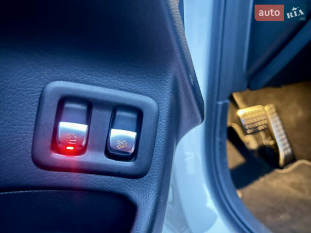 Белый Мерседес ГЛЦ-Класс, объемом двигателя 1.95 л и пробегом 107 тыс. км за 46999 $, фото 17 на Automoto.ua