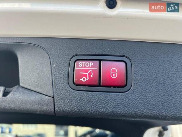 Білий Мерседес ГЛЦ-Клас, об'ємом двигуна 2 л та пробігом 37 тис. км за 48790 $, фото 23 на Automoto.ua