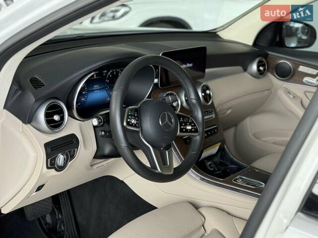 Белый Мерседес ГЛЦ-Класс, объемом двигателя 1.95 л и пробегом 81 тыс. км за 34500 $, фото 23 на Automoto.ua