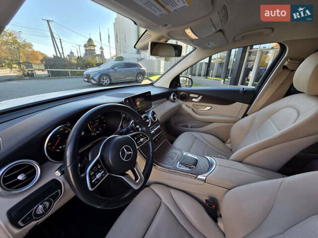 Белый Мерседес ГЛЦ-Класс, объемом двигателя 1.99 л и пробегом 65 тыс. км за 37900 $, фото 11 на Automoto.ua