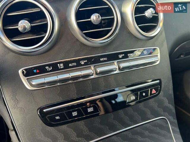 Білий Мерседес ГЛЦ-Клас, об'ємом двигуна 2 л та пробігом 37 тис. км за 48790 $, фото 35 на Automoto.ua