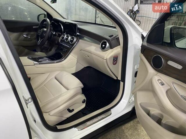 Белый Мерседес ГЛЦ-Класс, объемом двигателя 1.95 л и пробегом 83 тыс. км за 47800 $, фото 5 на Automoto.ua
