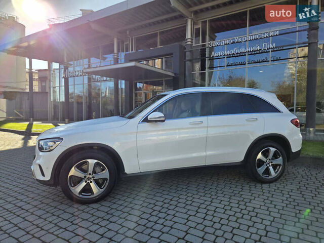 Белый Мерседес ГЛЦ-Класс, объемом двигателя 1.99 л и пробегом 65 тыс. км за 37900 $, фото 2 на Automoto.ua