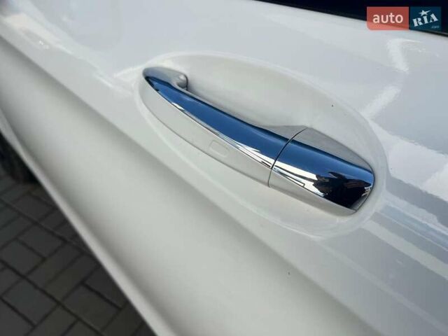 Білий Мерседес ГЛЦ-Клас, об'ємом двигуна 2 л та пробігом 37 тис. км за 48790 $, фото 24 на Automoto.ua