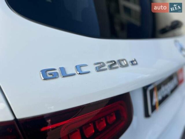 Білий Мерседес ГЛЦ-Клас, об'ємом двигуна 2 л та пробігом 37 тис. км за 48790 $, фото 12 на Automoto.ua