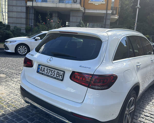 Мерседес ГЛЦ-Класс 2020 в Киеве на Automoto.ua Белый Мерседес ГЛЦ-Класс, объемом двигателя 2 л и пробегом 46 тыс. км за 42500 $, фото 8 на Automoto.ua