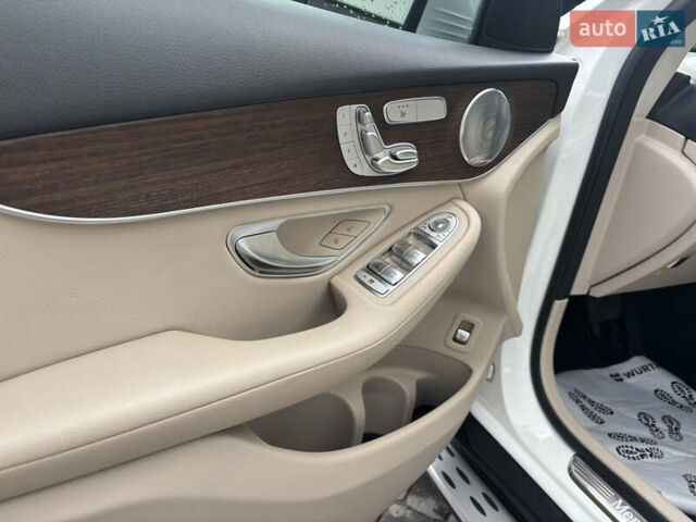 Белый Мерседес ГЛЦ-Класс, объемом двигателя 0 л и пробегом 30 тыс. км за 40000 $, фото 18 на Automoto.ua