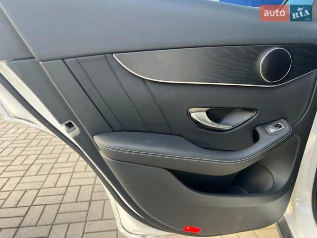 Білий Мерседес ГЛЦ-Клас, об'ємом двигуна 2 л та пробігом 37 тис. км за 48790 $, фото 15 на Automoto.ua