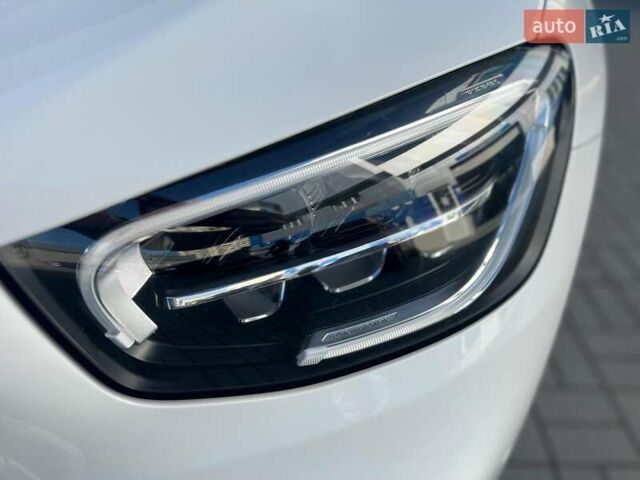 Білий Мерседес ГЛЦ-Клас, об'ємом двигуна 2 л та пробігом 37 тис. км за 48790 $, фото 5 на Automoto.ua