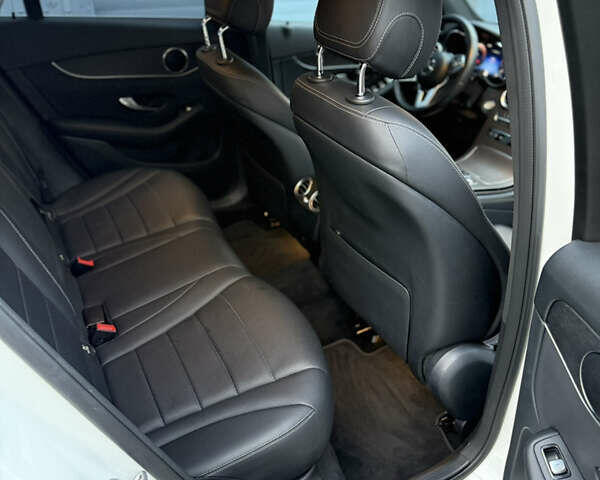 Белый Мерседес ГЛЦ-Класс, объемом двигателя 2 л и пробегом 83 тыс. км за 32000 $, фото 16 на Automoto.ua