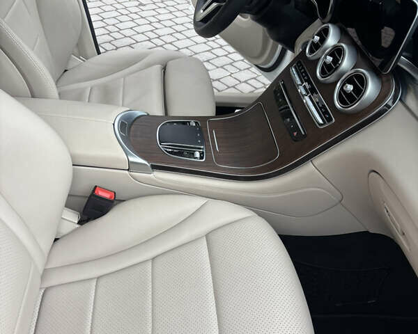 Белый Мерседес ГЛЦ-Класс, объемом двигателя 0 л и пробегом 30 тыс. км за 40000 $, фото 25 на Automoto.ua