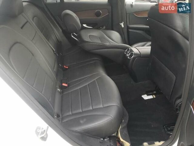 Білий Мерседес ГЛЦ-Клас, об'ємом двигуна 1.95 л та пробігом 100 тис. км за 16000 $, фото 9 на Automoto.ua