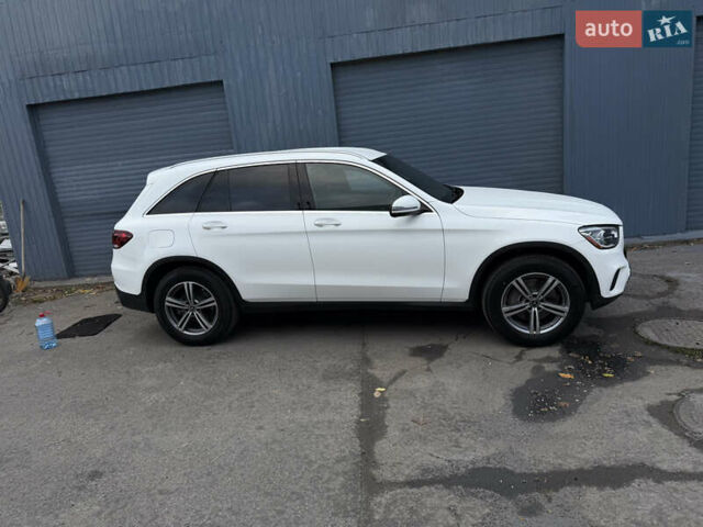 Белый Мерседес ГЛЦ-Класс, объемом двигателя 2 л и пробегом 83 тыс. км за 32000 $, фото 6 на Automoto.ua
