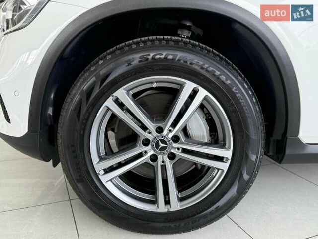 Белый Мерседес ГЛЦ-Класс, объемом двигателя 1.95 л и пробегом 81 тыс. км за 34500 $, фото 20 на Automoto.ua