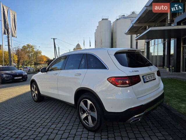 Белый Мерседес ГЛЦ-Класс, объемом двигателя 1.99 л и пробегом 65 тыс. км за 37900 $, фото 4 на Automoto.ua