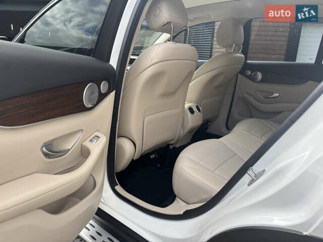 Белый Мерседес ГЛЦ-Класс, объемом двигателя 0 л и пробегом 30 тыс. км за 40000 $, фото 16 на Automoto.ua