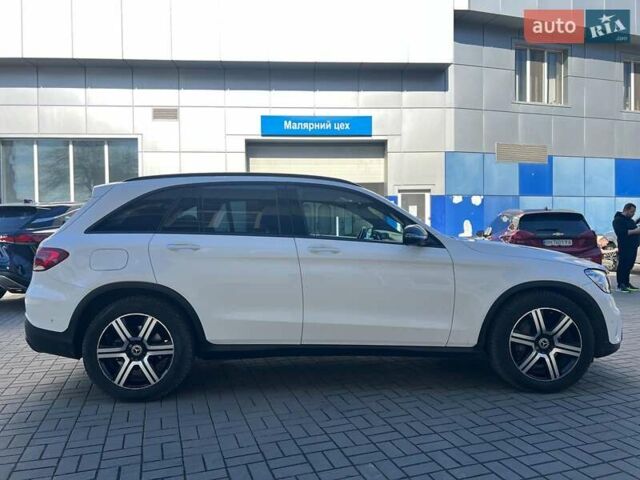 Білий Мерседес ГЛЦ-Клас, об'ємом двигуна 2 л та пробігом 37 тис. км за 48790 $, фото 6 на Automoto.ua