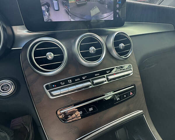 Мерседес ГЛЦ-Класс 2020 в Киеве на Automoto.ua Белый Мерседес ГЛЦ-Класс, объемом двигателя 2 л и пробегом 46 тыс. км за 42500 $, фото 3 на Automoto.ua