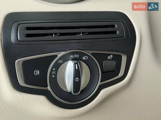 Белый Мерседес ГЛЦ-Класс, объемом двигателя 1.95 л и пробегом 81 тыс. км за 34500 $, фото 47 на Automoto.ua