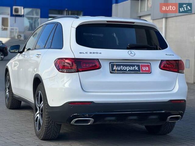 Білий Мерседес ГЛЦ-Клас, об'ємом двигуна 2 л та пробігом 37 тис. км за 48790 $, фото 10 на Automoto.ua
