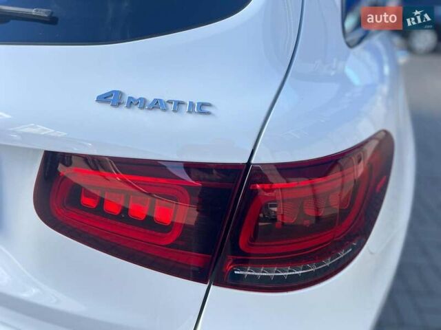 Білий Мерседес ГЛЦ-Клас, об'ємом двигуна 2 л та пробігом 37 тис. км за 48790 $, фото 13 на Automoto.ua