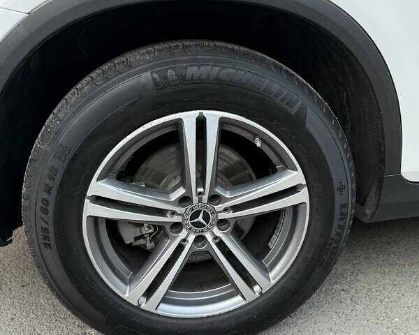 Белый Мерседес ГЛЦ-Класс, объемом двигателя 2 л и пробегом 83 тыс. км за 32000 $, фото 14 на Automoto.ua