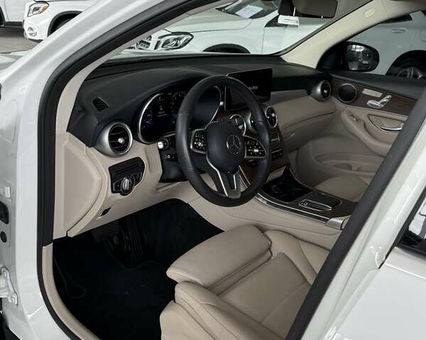 Белый Мерседес ГЛЦ-Класс, объемом двигателя 1.95 л и пробегом 81 тыс. км за 34500 $, фото 22 на Automoto.ua