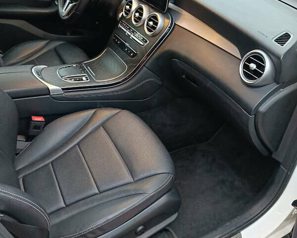 Білий Мерседес ГЛЦ-Клас, об'ємом двигуна 1.99 л та пробігом 43 тис. км за 33000 $, фото 11 на Automoto.ua