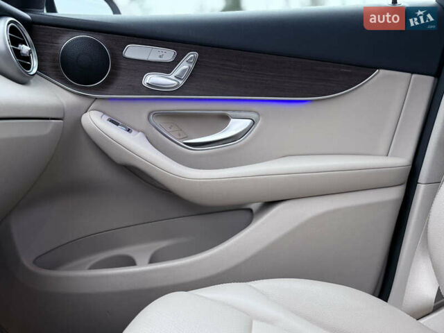 Белый Мерседес ГЛЦ-Класс, объемом двигателя 1.99 л и пробегом 80 тыс. км за 33500 $, фото 60 на Automoto.ua