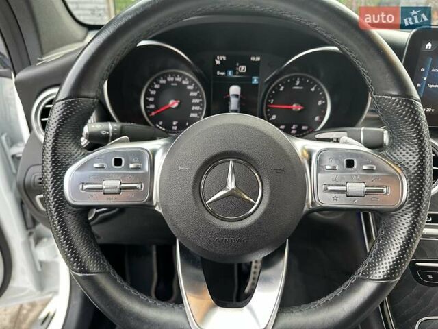 Белый Мерседес ГЛЦ-Класс, объемом двигателя 1.95 л и пробегом 37 тыс. км за 58000 $, фото 21 на Automoto.ua