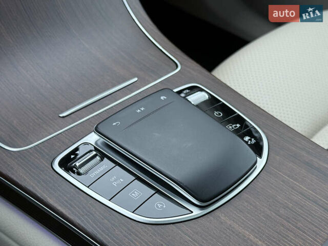 Белый Мерседес ГЛЦ-Класс, объемом двигателя 1.99 л и пробегом 80 тыс. км за 33500 $, фото 45 на Automoto.ua