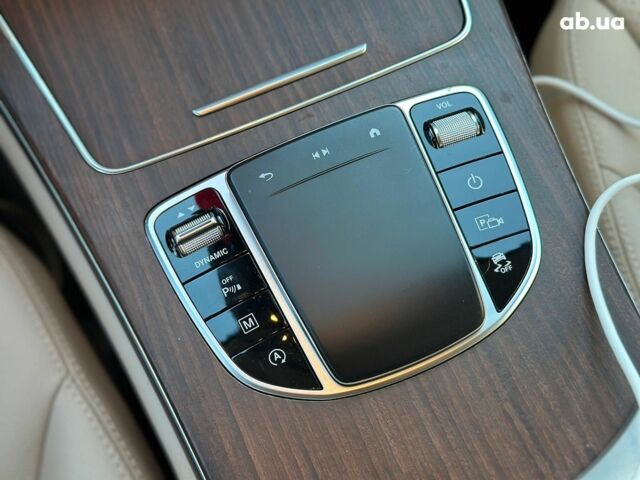 Білий Мерседес ГЛЦ-Клас, об'ємом двигуна 2 л та пробігом 33 тис. км за 51940 $, фото 24 на Automoto.ua