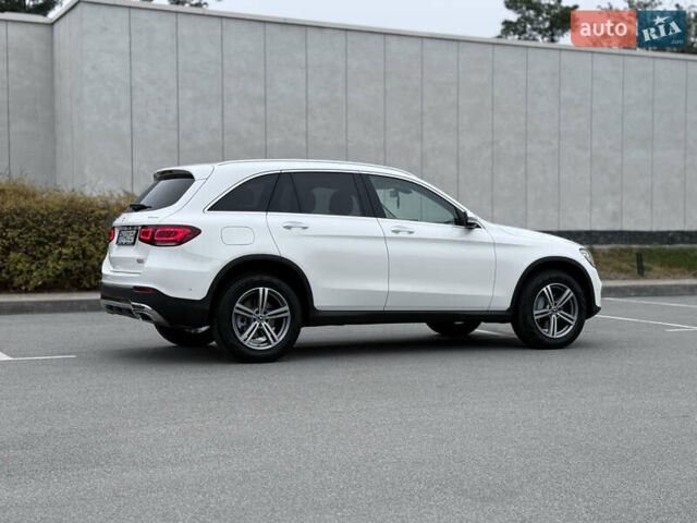 Белый Мерседес ГЛЦ-Класс, объемом двигателя 1.99 л и пробегом 80 тыс. км за 33500 $, фото 7 на Automoto.ua