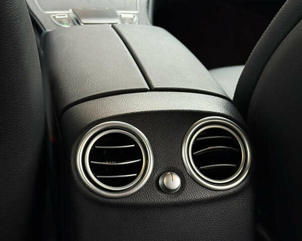 Белый Мерседес ГЛЦ-Класс, объемом двигателя 2 л и пробегом 87 тыс. км за 29200 $, фото 18 на Automoto.ua