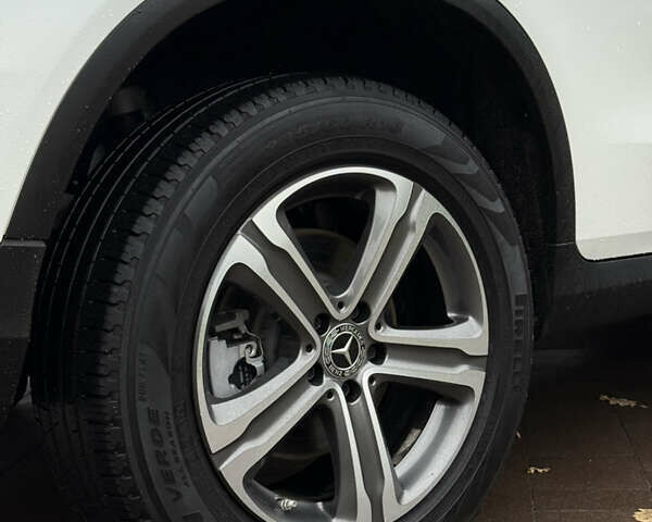 Белый Мерседес ГЛЦ-Класс, объемом двигателя 2 л и пробегом 87 тыс. км за 29200 $, фото 16 на Automoto.ua