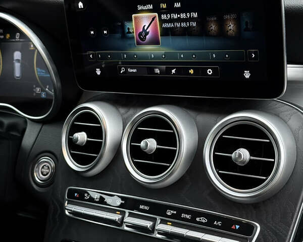 Белый Мерседес ГЛЦ-Класс, объемом двигателя 2 л и пробегом 87 тыс. км за 29200 $, фото 27 на Automoto.ua