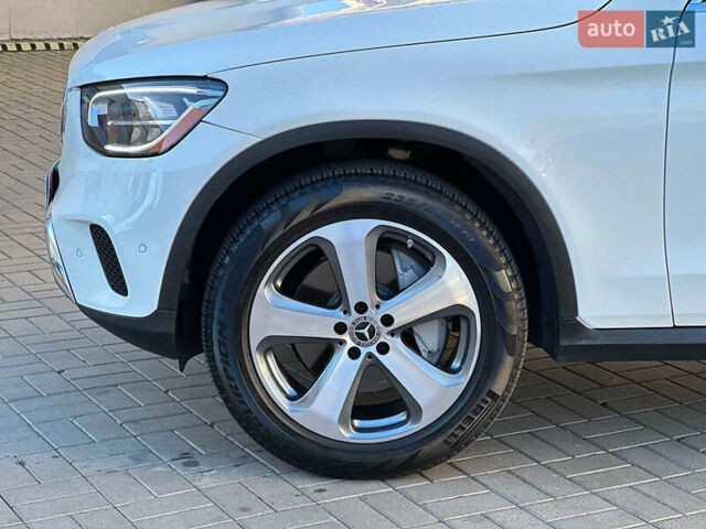 Белый Мерседес ГЛЦ-Класс, объемом двигателя 2 л и пробегом 33 тыс. км за 51940 $, фото 9 на Automoto.ua